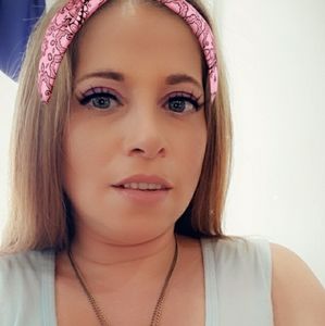 Free Gift with Purchase Over 10 Dollars.